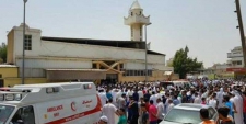 استهداف مسجد للشيعة يخلّف عشرات القتلى والمصابين 