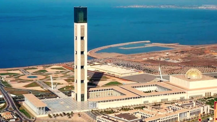 عمادة "جامع الجزائر" تحذّر من الصفحات المزيفة