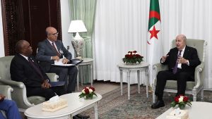 رئيس الجمهورية، السيد عبد المجيد تبون - رئيس البنك الإفريقي للتصدير والاستيراد "أفريكسيمبنك"، السيد بندكت أوراما