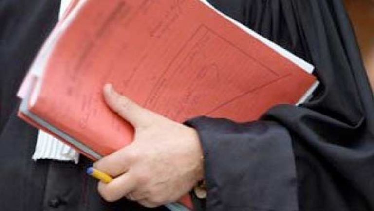 المحضرون القضائيون يدعون لمراجعة قانونهم الأساسي
