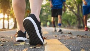 المشي يقلل من خطر الإصابة بـ 7 أنواع من السرطان