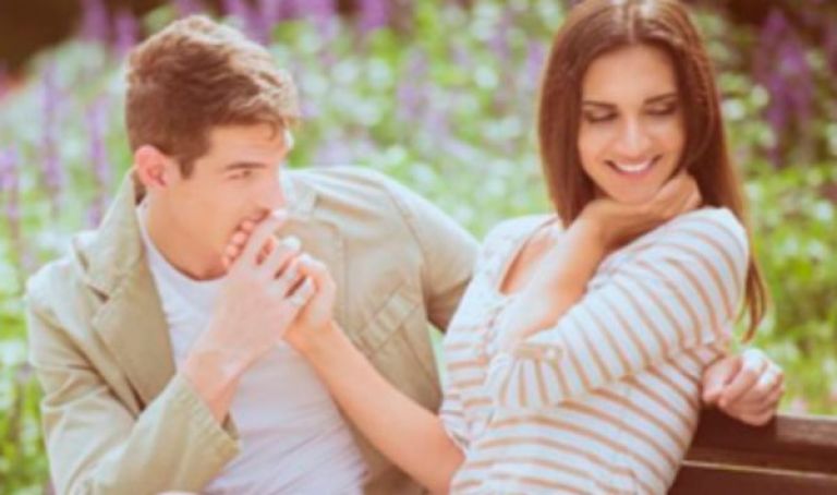 تطلب الخلع لأنها تريد زوجا قاسيا شديدا