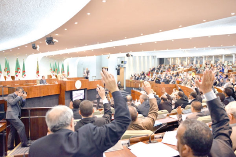 الأغلبية تمررّ قانون الانتخابات وهيئة المراقبة