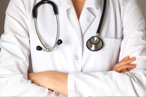 80 طبيبا يعفَون من المسؤولية أو يحالون على التقاعد في 25 سبتمبر