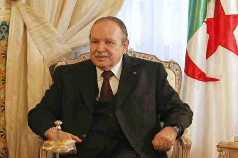 الرئيس بوتفليقة يهنّئ نظيره البيلاروسي