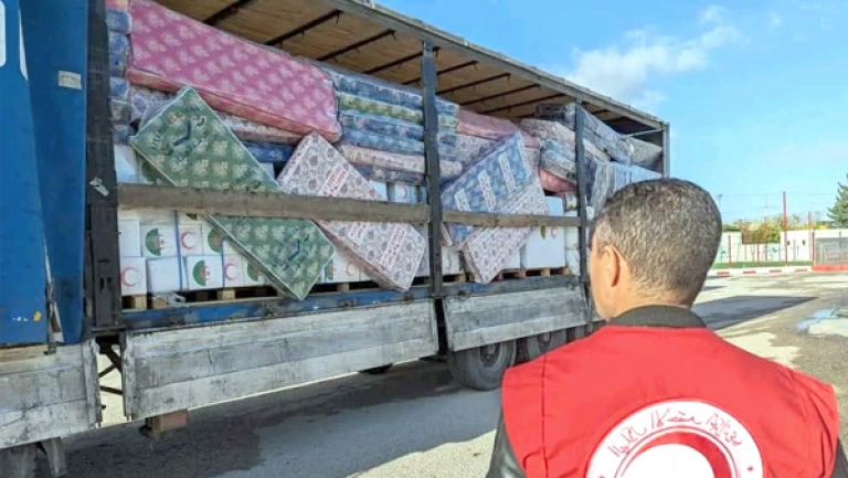 افتتاح مطعم وتقديم 150 وجبة ساخنة للأشخاص بدون مأوى