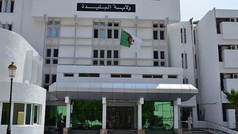 غلق الأسواق وتعليق أنشطة تجارية بالبليدة