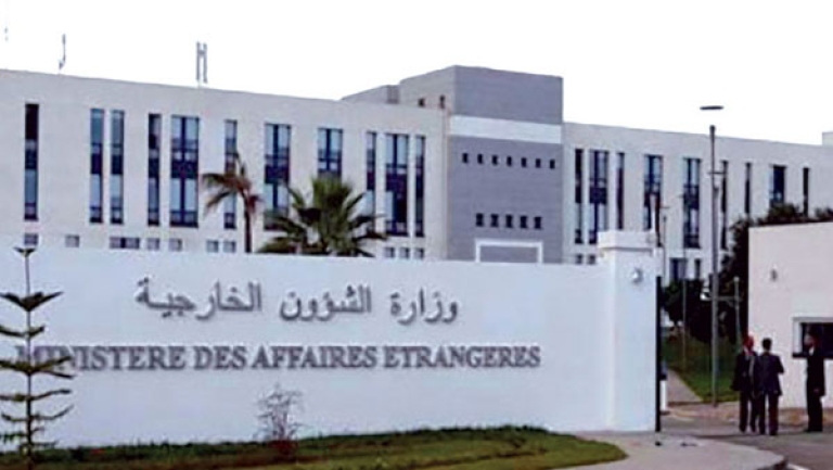 "العدوان السافر" على مبنى القنصلية الإيرانية في دمشق يهدّد بالتصعيد