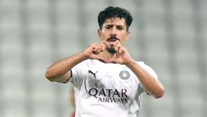 الدولي الجزائري بغداد بونجاح نجم نادي السد القطري