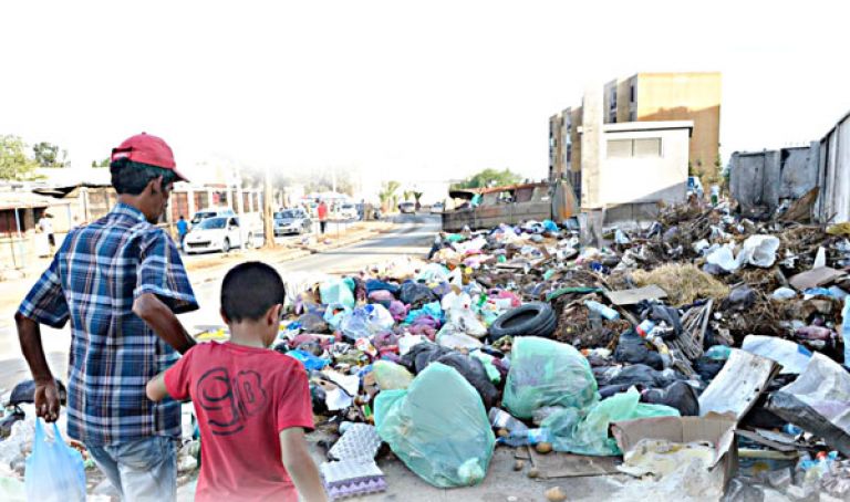 جمع 18 ألف طن نفايات و12 طنا من الخبز بالعاصمة