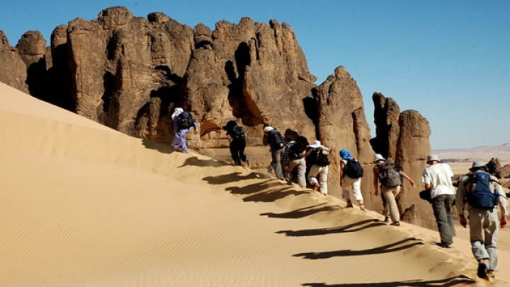 تعزيز مكانة الجزائر كوجهة سياحية واستثمارية متكاملة