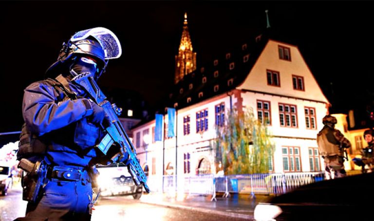 الخطر الإرهابي يخيم على فرنسا بحلول أعياد الميلاد