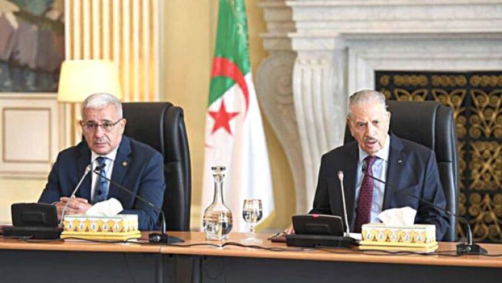 بوغالي وقوجيل يعزّيان في وفاة الفنان حمزة فيغولي
