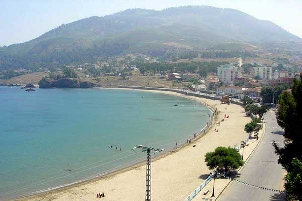 مقصد العائلات العنابية وملهم الشعراء