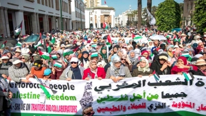 الشعب المغربي في واد والمخزن في واد آخر