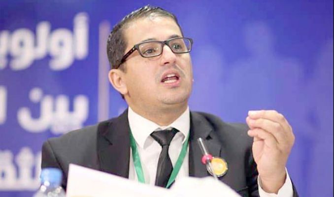 الدكتور بلعقروز يفوز في فئة "المؤلف الشاب"