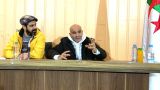 أكاديميون بلا تجربة وممارسون بلا شهادة