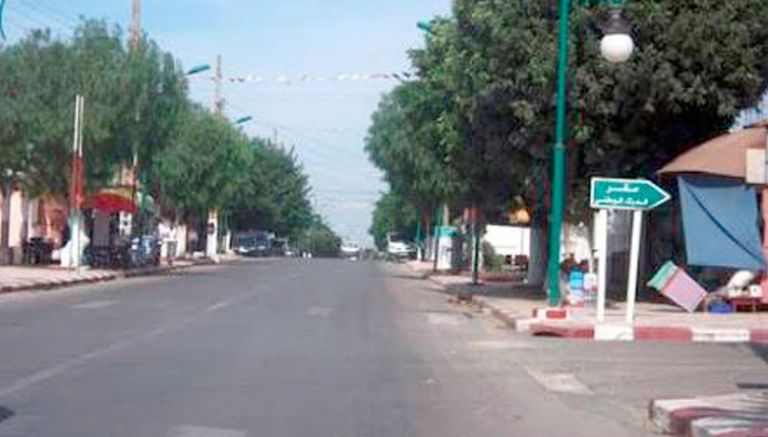 سكان حي 560 مسكنا يستغيثون
