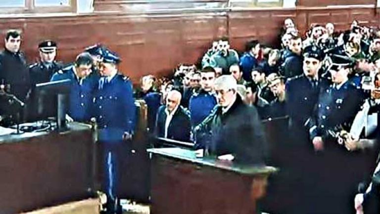 أويحيى ينكر التهم.. ويحمل وزارة المالية المسؤولية
