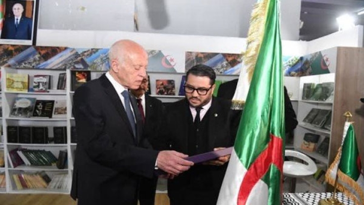 الرئيس تونسي قيس سعيد يزور جناح الجزائر