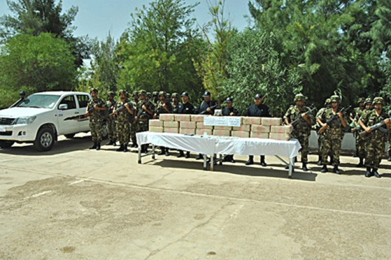 محمد السادس يجمع بين النقيضين