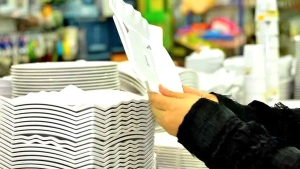 إقبال كبير على تجديد الأواني المنزلية عشية رمضان