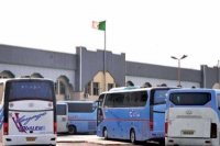 ناقلو العاصمة في رحلة بحث عن المسافرين 