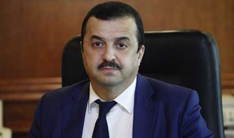 التشديد على تكييف العمل وفقا لمقتضيات الوضع