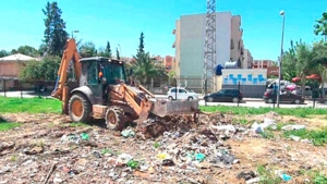 هدم البناءات الفوضوية وإخلاء الأرصفة بشاطئ "ساسل"