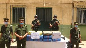 ضبط أسلحة وذخيرة وتوقيف 7 داعمين للإرهاب