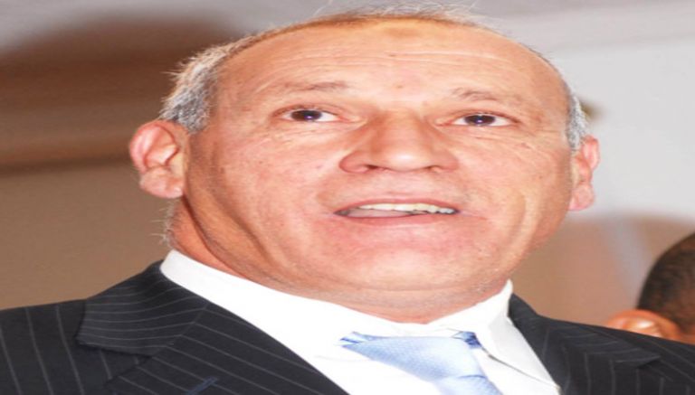 لموشي يتعهد بالتسوية