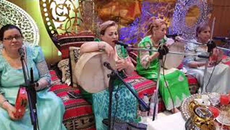 "الفقيرات" و"الماشطة" سمتان ثابتتان