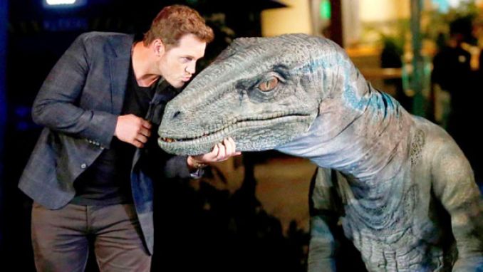 السينما تطارد الديناصورات