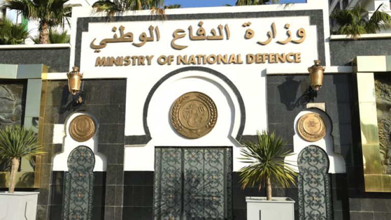 الفريق شنقريحة لم يزر باريس في مهمة سرية