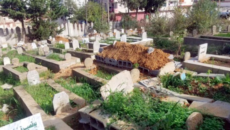 السكان يطالبون بمقبرة جديدة