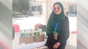 الطالبة ابتسام معروفة تخصص "فلاحة بيئية" من جامعة الشلف