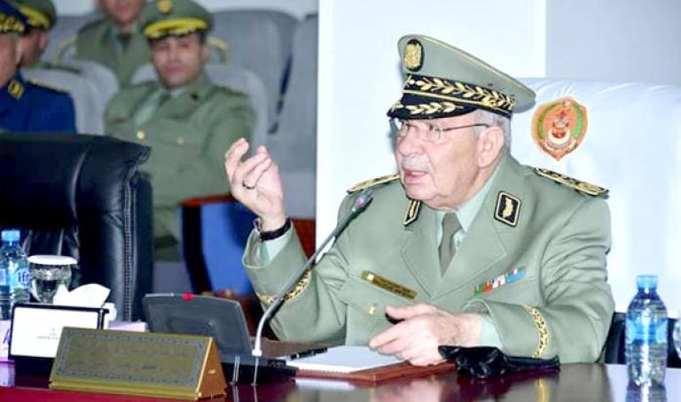 الجيش يقوم بمهام عظيمة خدمة لبلاده وشعبه