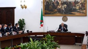 السيد عبد المجيد تبون، رئيس الجمهورية، القائد الأعلى للقوات المسلحة، وزير الدفاع الوطني