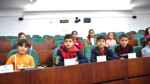 تلاميذ وشباب يزورون مقر المجلس الشعبي الوطني