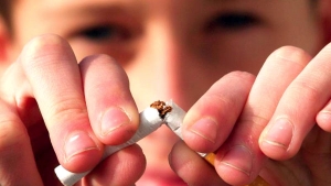 طلبة طب الاسنان يحسّسون بمخاطر التدخين