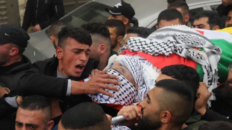 استشهاد شاب فلسطيني برصاص الاحتلال بالضفة الغربية