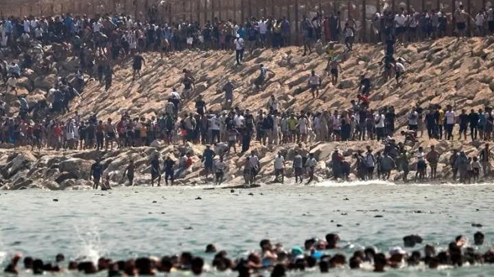 أزمة سبتة تزامنت مع تحركات عسكرية بحرية مغربية