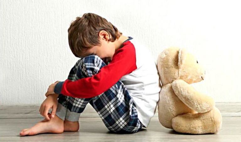 الإساءة للطفل تؤثر على بنية دماغه مستقبلا