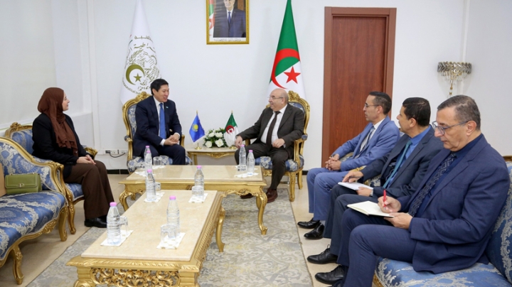 الجزائر مستعدة لتصدير منتجاتها الصيدلانية لكازاخستان