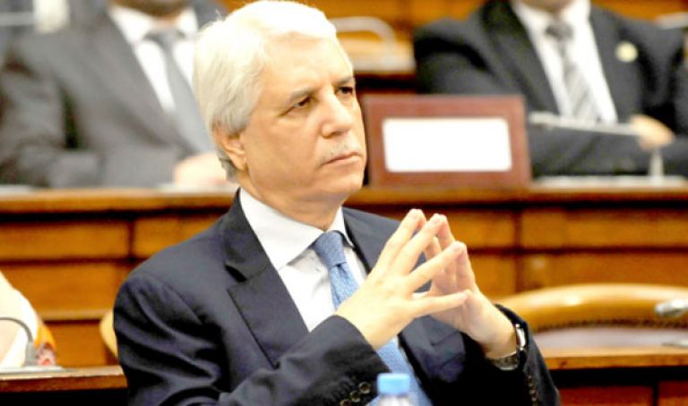 لوح يدعو إلى اتفاقية دولية لمحاربة الجريمة الإلكترونية