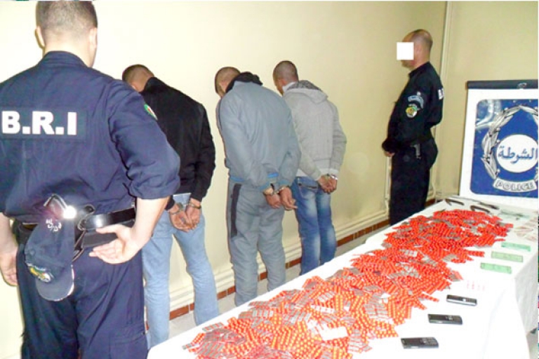 إلقاء القبض على مروجي الحبوب المهلوسة