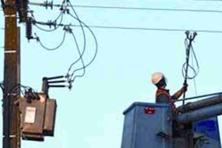 تكرار انقطاع الكهرباء بتبسة يتسبب في خسائر