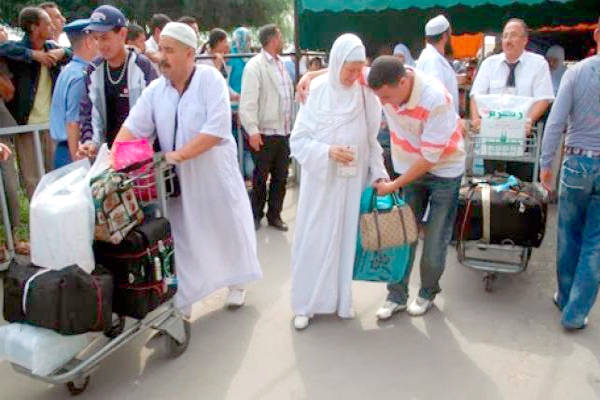 أول فوج من الحجيج يعود إلى أرض الوطن