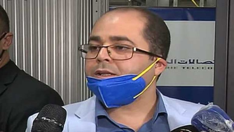 وزير البريد يطمئن المواطنين بتوفر السيولة المالية