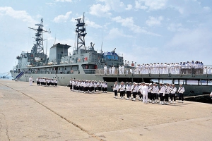 112 ضابطا أدوا تكوينهم على متن السفينة المدرسة «الصومام»